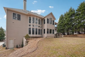 Highcrest Dr-S1801-083.jpg