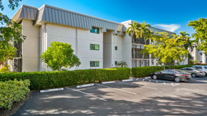 Side Exterior Bldg
