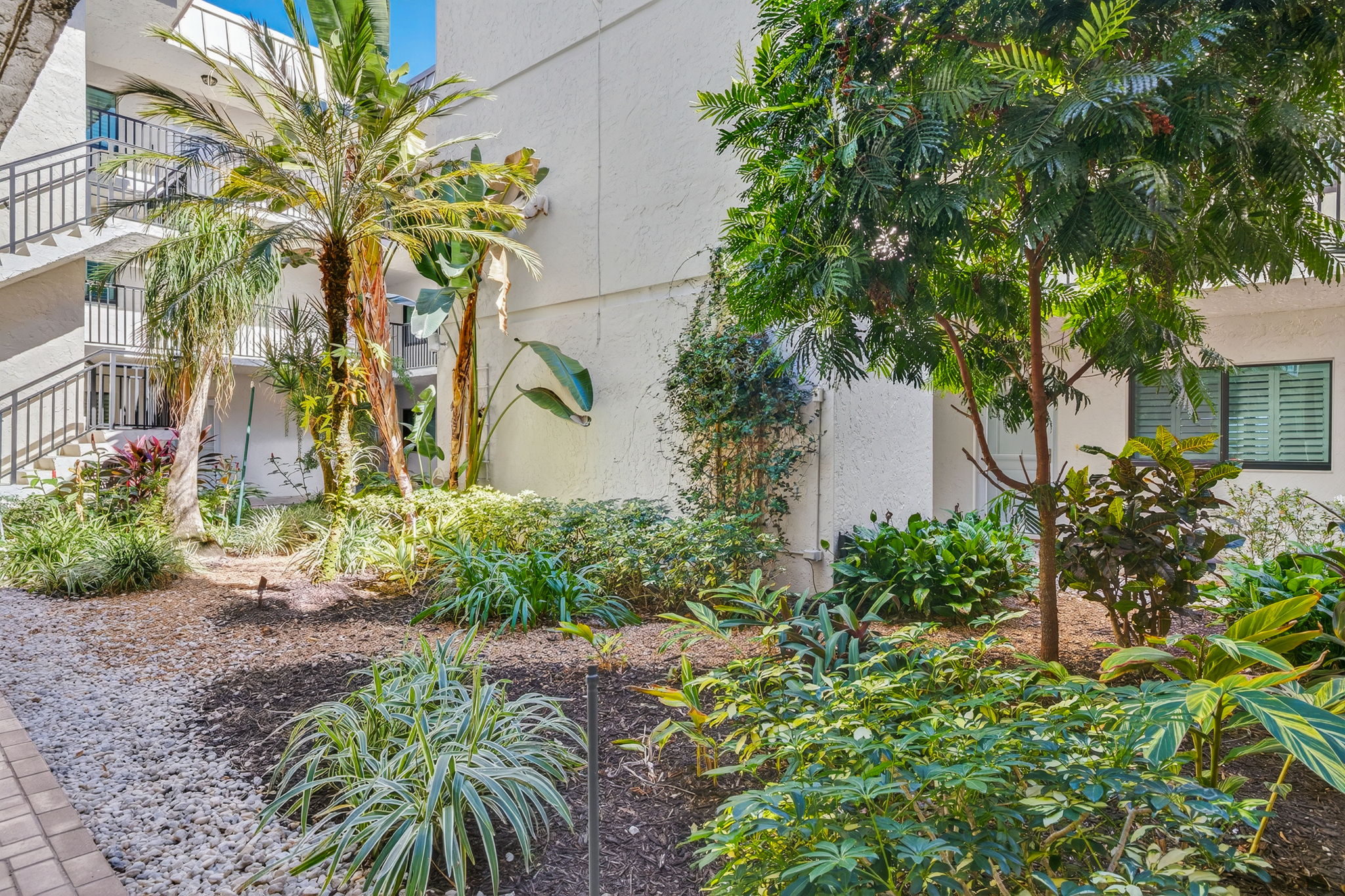 Building courtyard 2