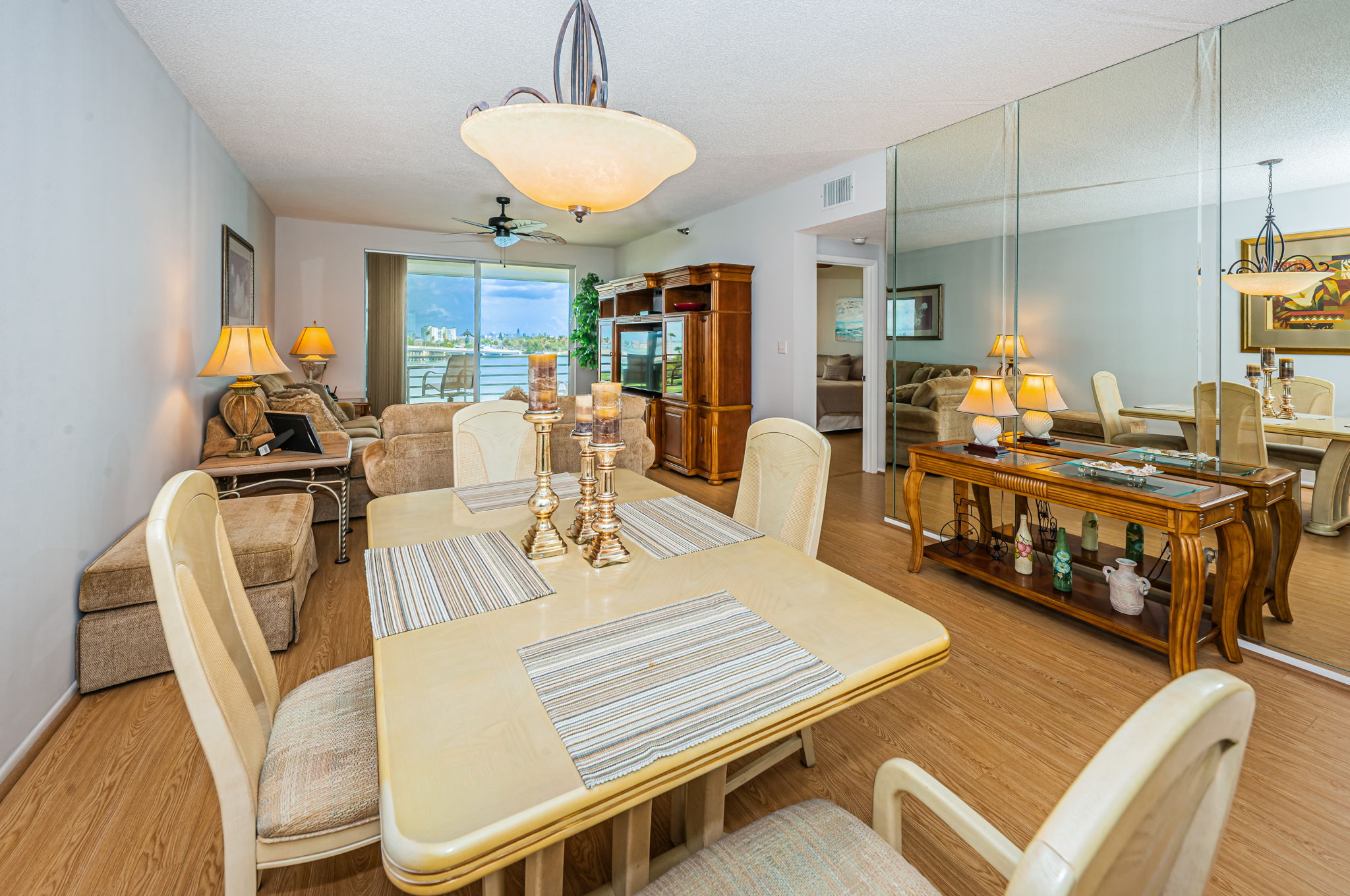 Dining Room2-4