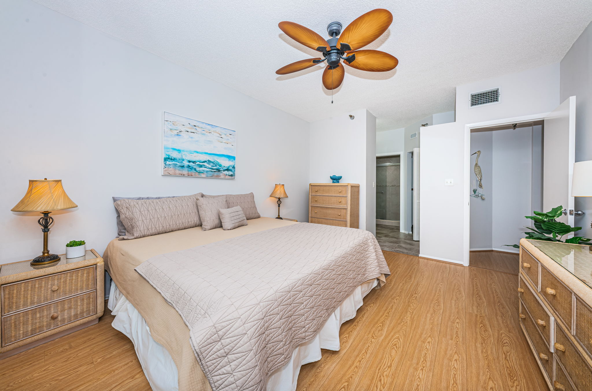 Master Bedroom1d-2