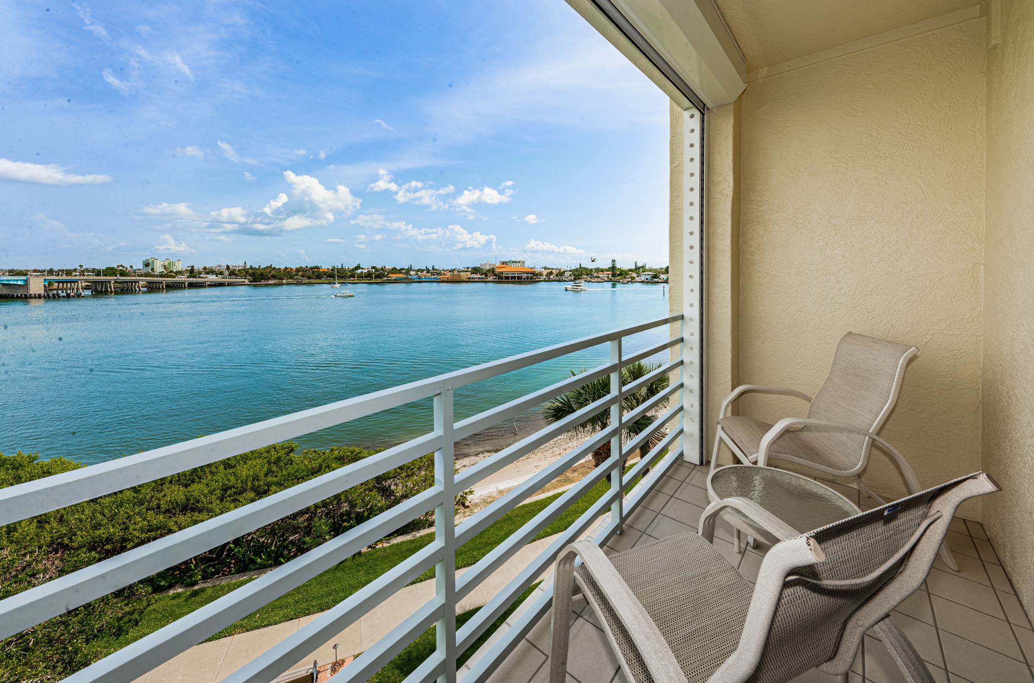 Master Bedroom Balcony1a