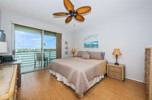 Master Bedroom1a-3