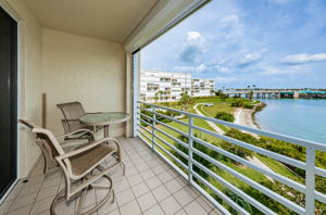 Living Room Balcony1d