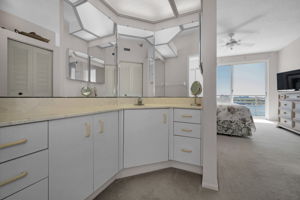 Master Bathroom1c