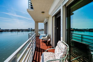 Master Bedroom Balcony5