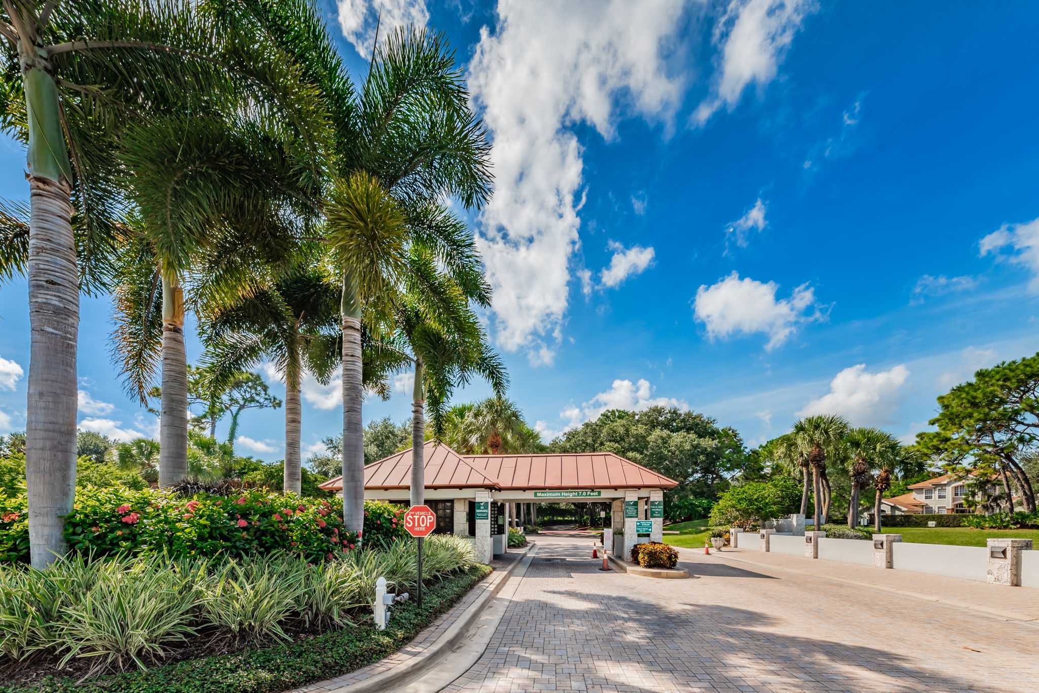 2-Bayou Club Gated Entry