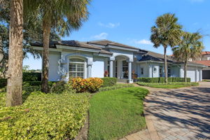 Front Exterior23