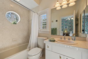 Guest Bathroom2