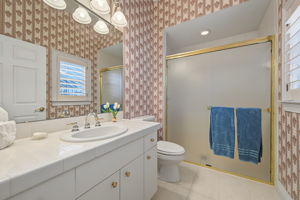 Guest Bathroom3