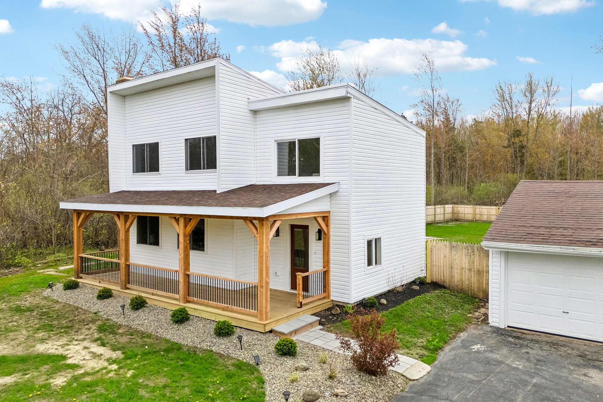 75r-Lake St-S0805-001