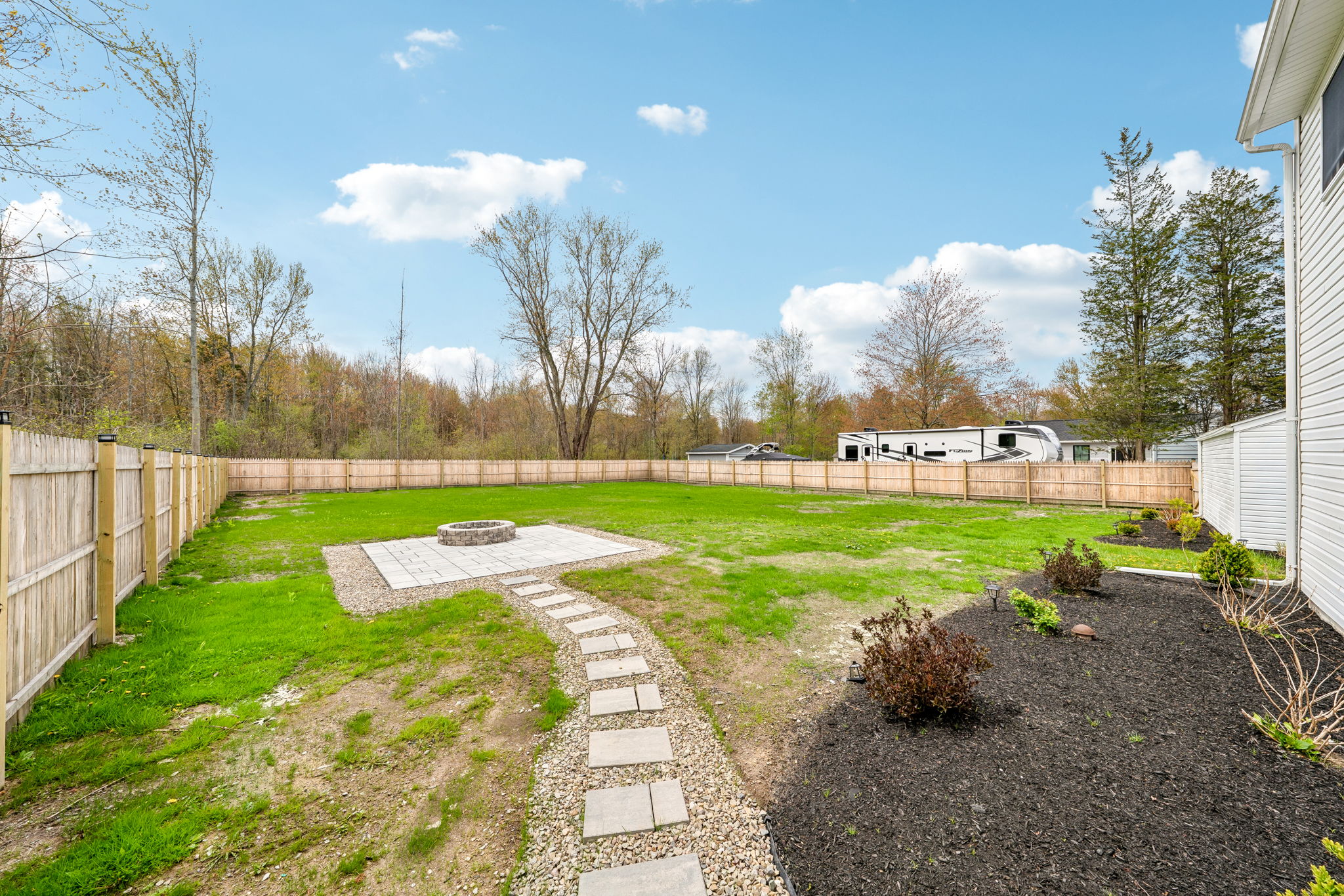 111r-789 Lake St-S0805-013