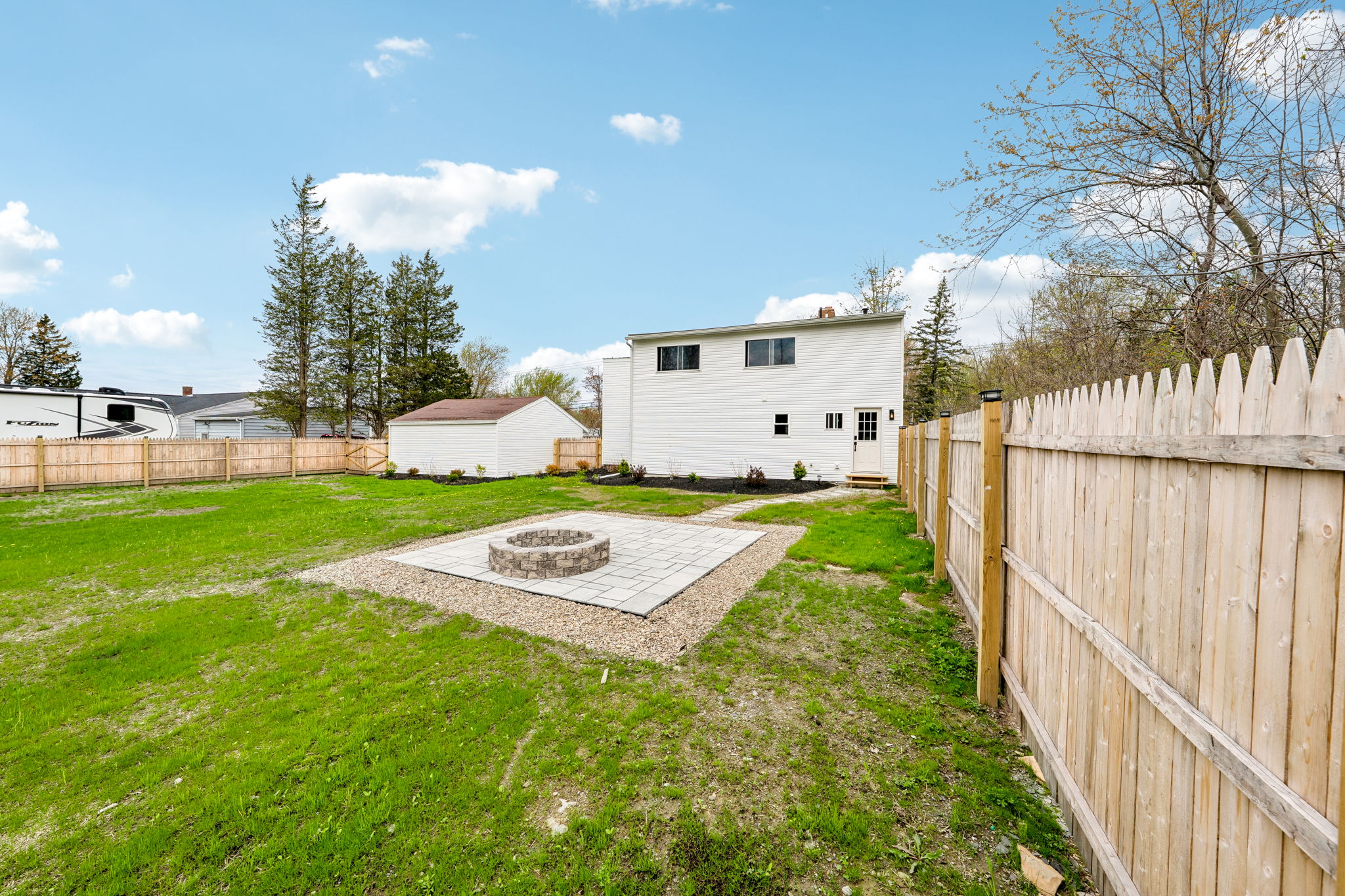 112r-789 Lake St-S0805-014