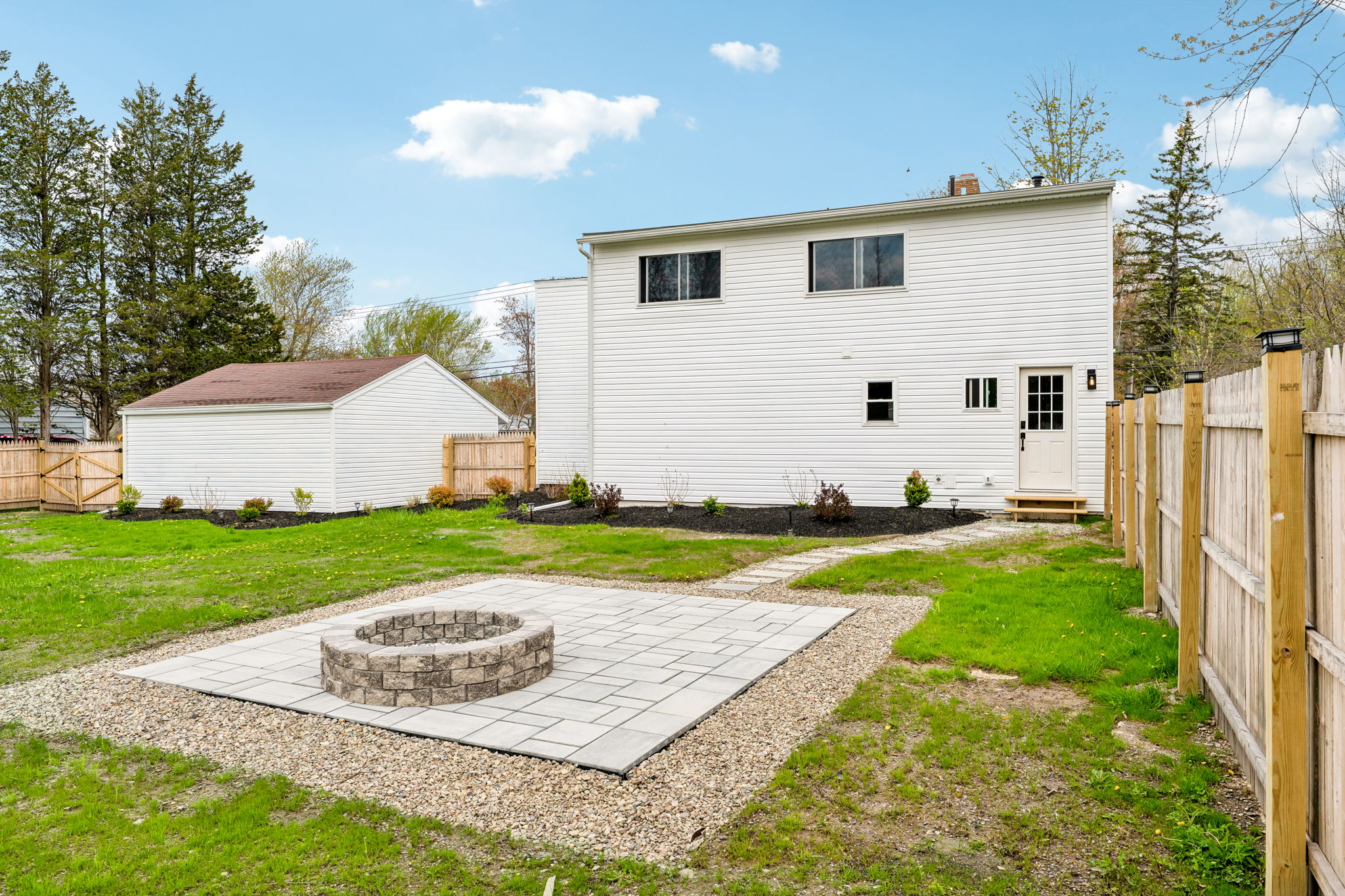 113r-789 Lake St-S0805-015