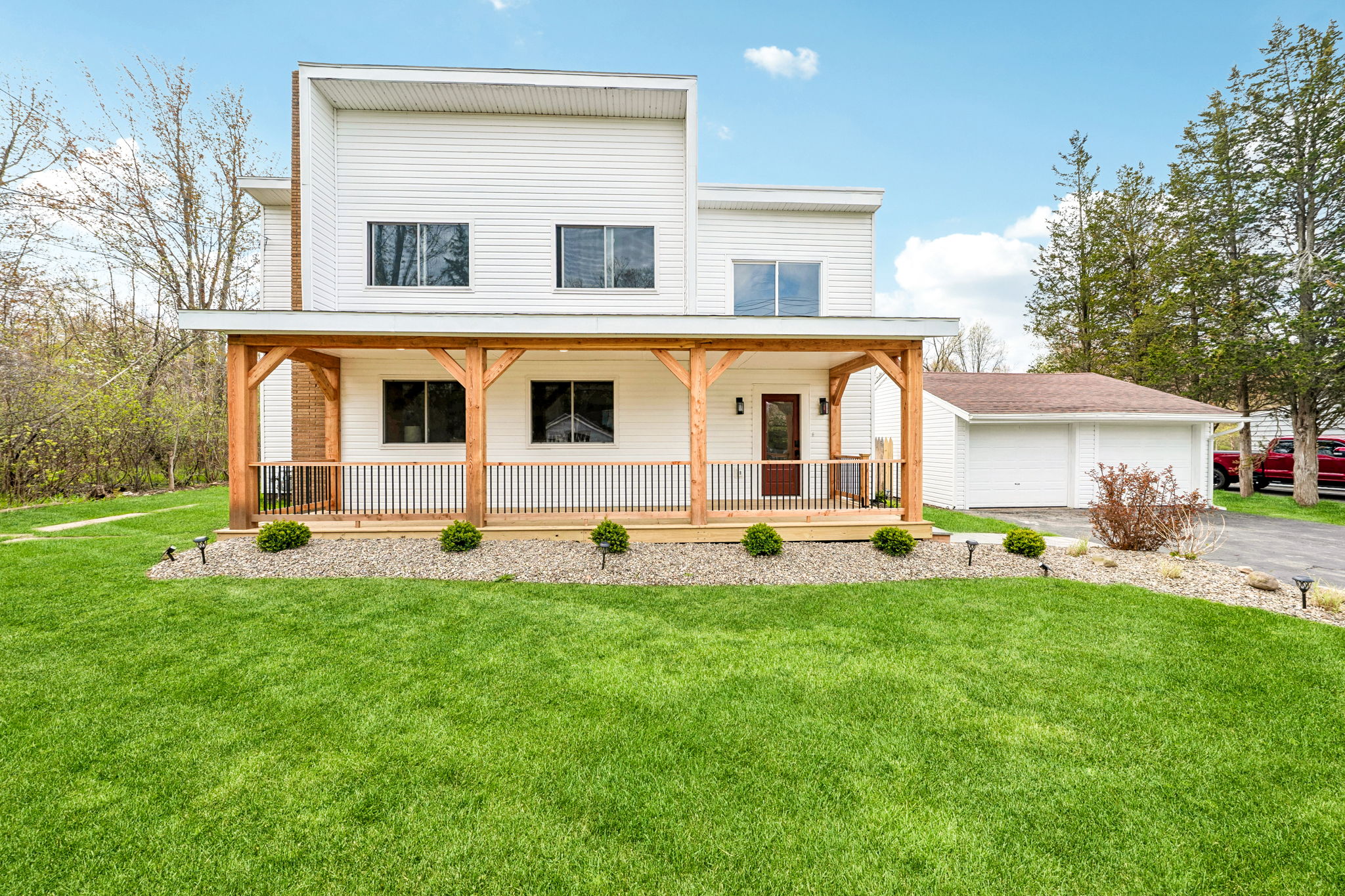 140r-789 Lake St-S0805-003Pr