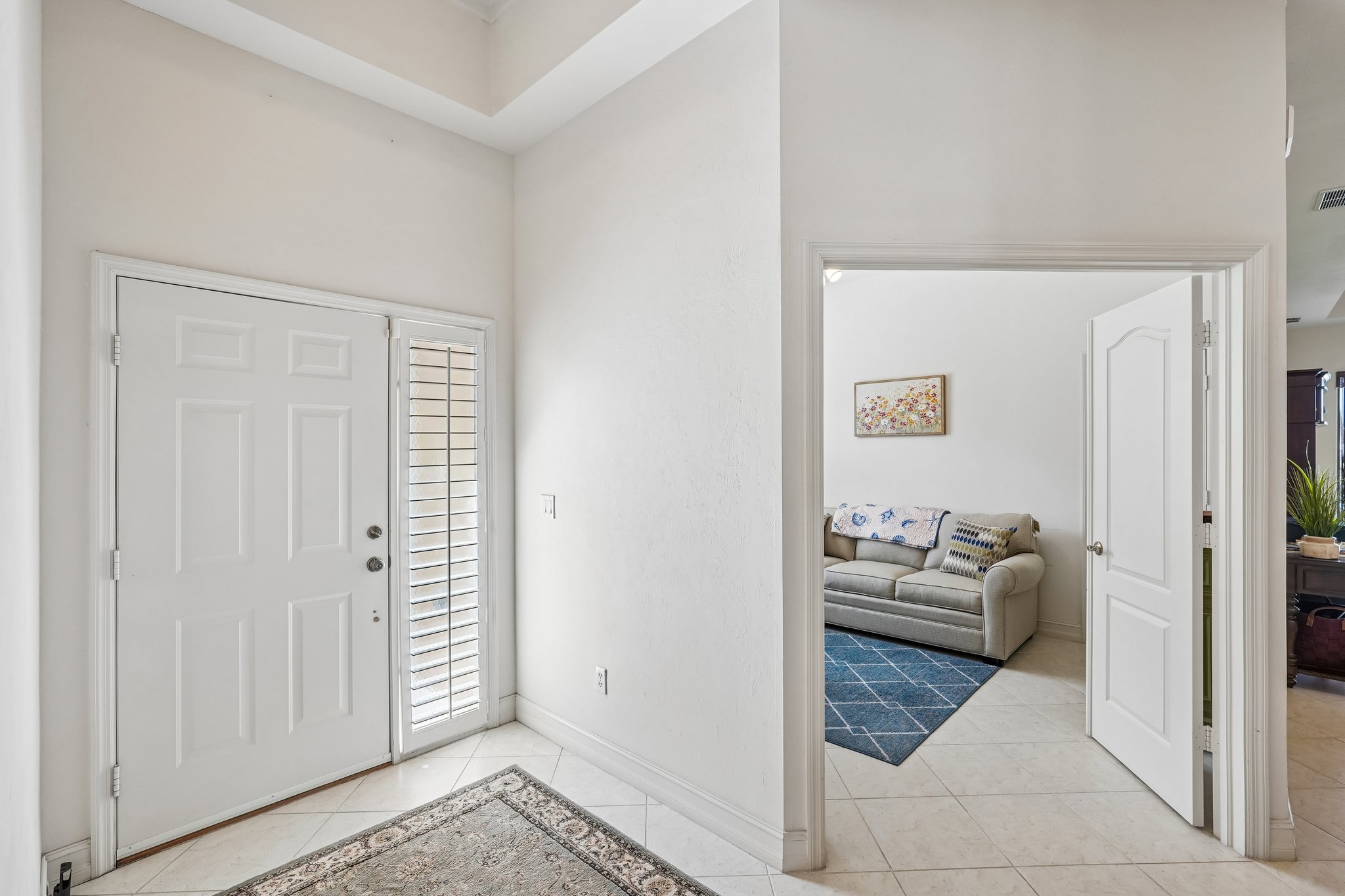 Sanctuary Cir 1-S1505-016.jpg