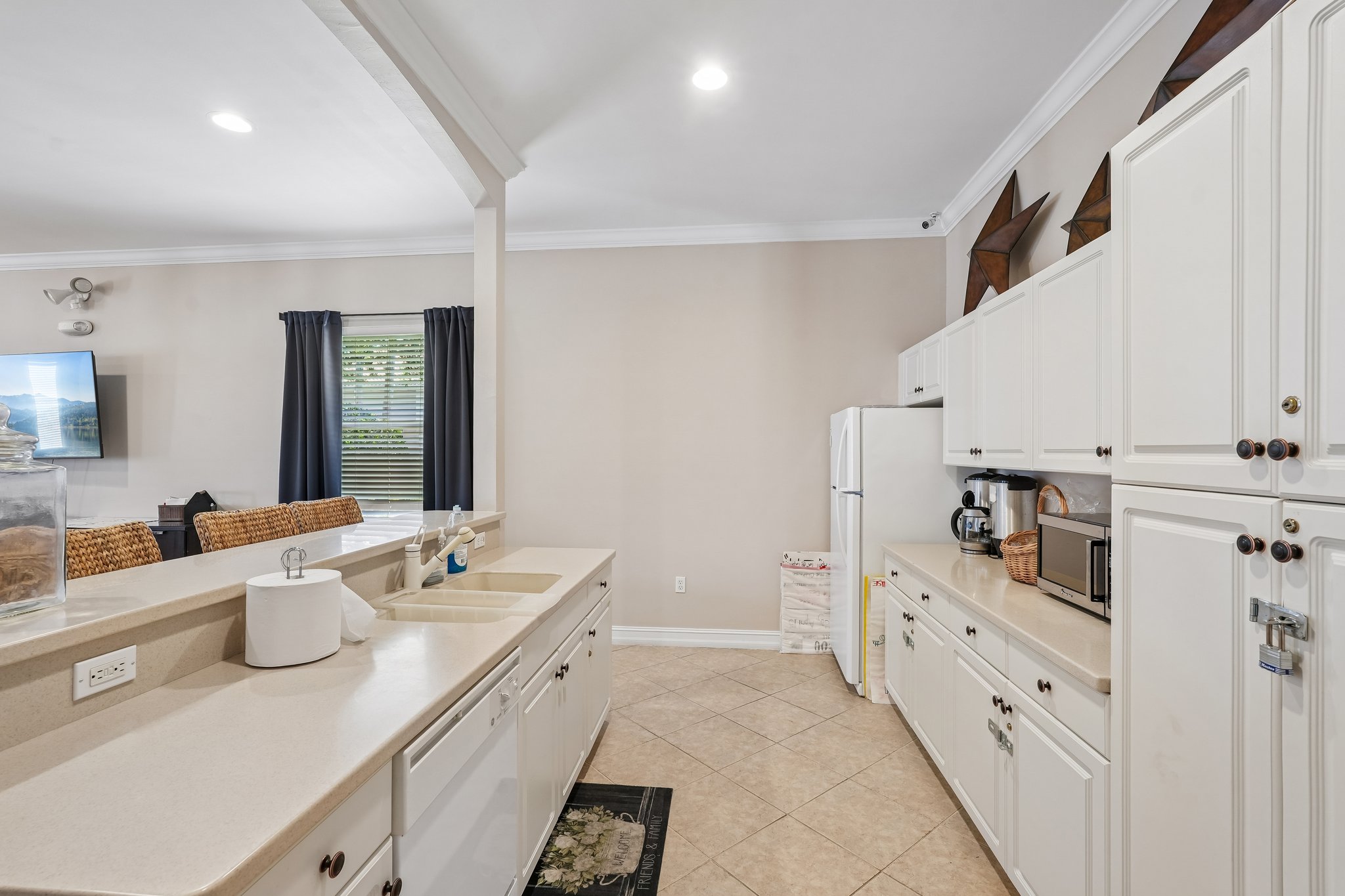 Sanctuary Cir 1-1505-905.jpg