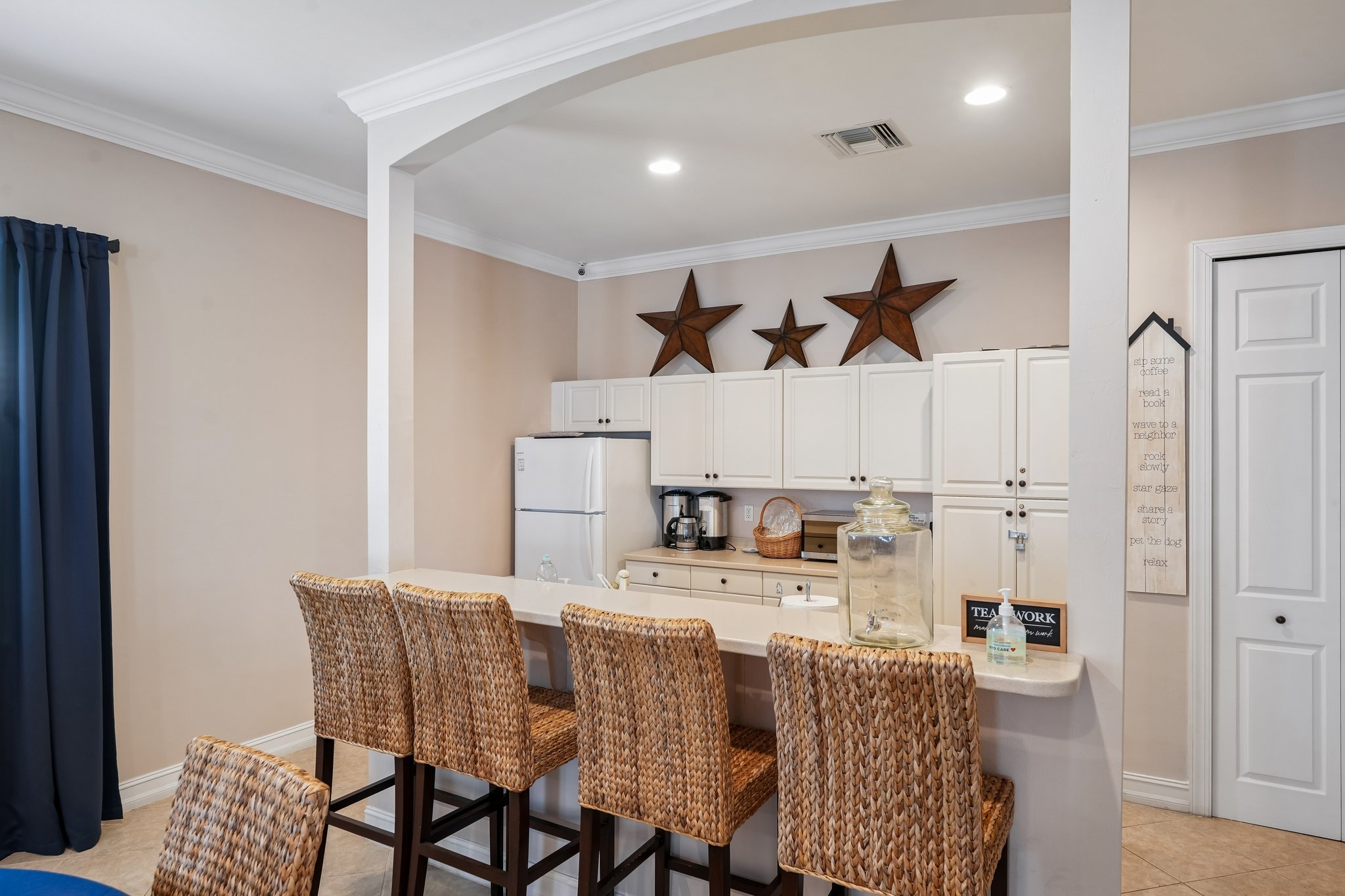 Sanctuary Cir 1-1505-906.jpg