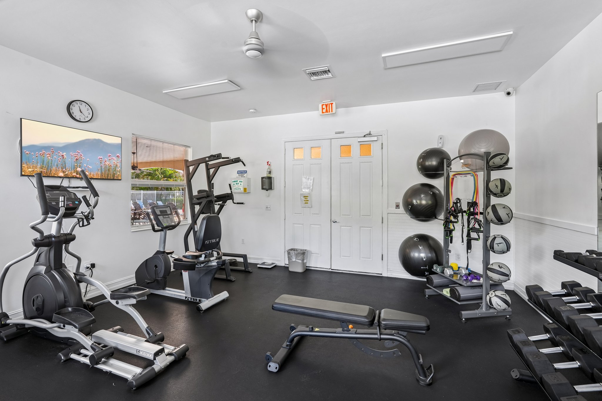 Sanctuary Cir 1-1505-907.jpg