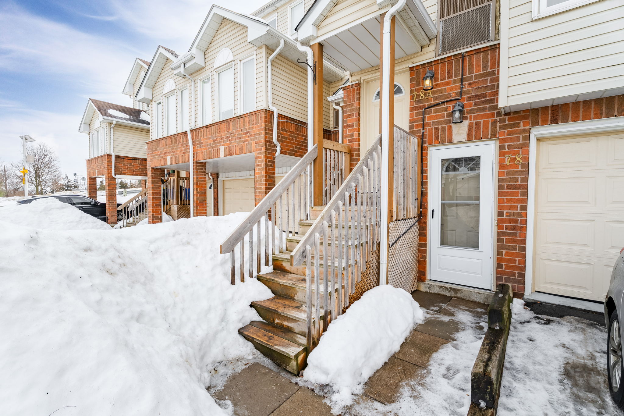 Front Porch/Entrance