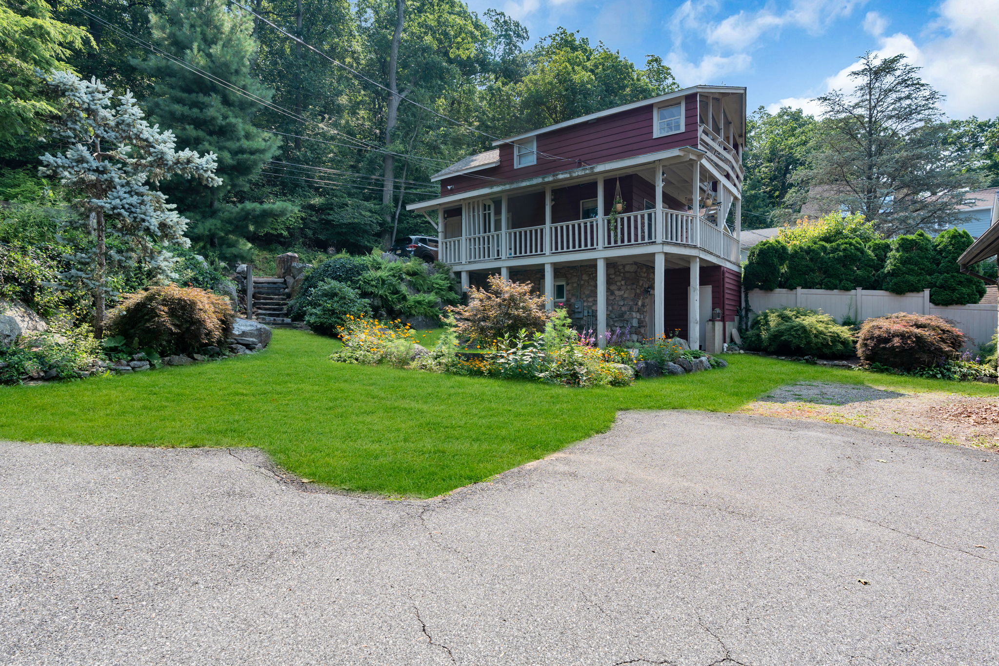 2 story detached cottage with two separate living areas
