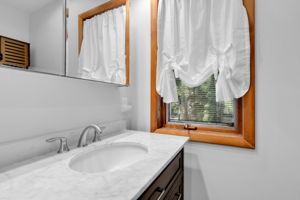 Full ensuite bath