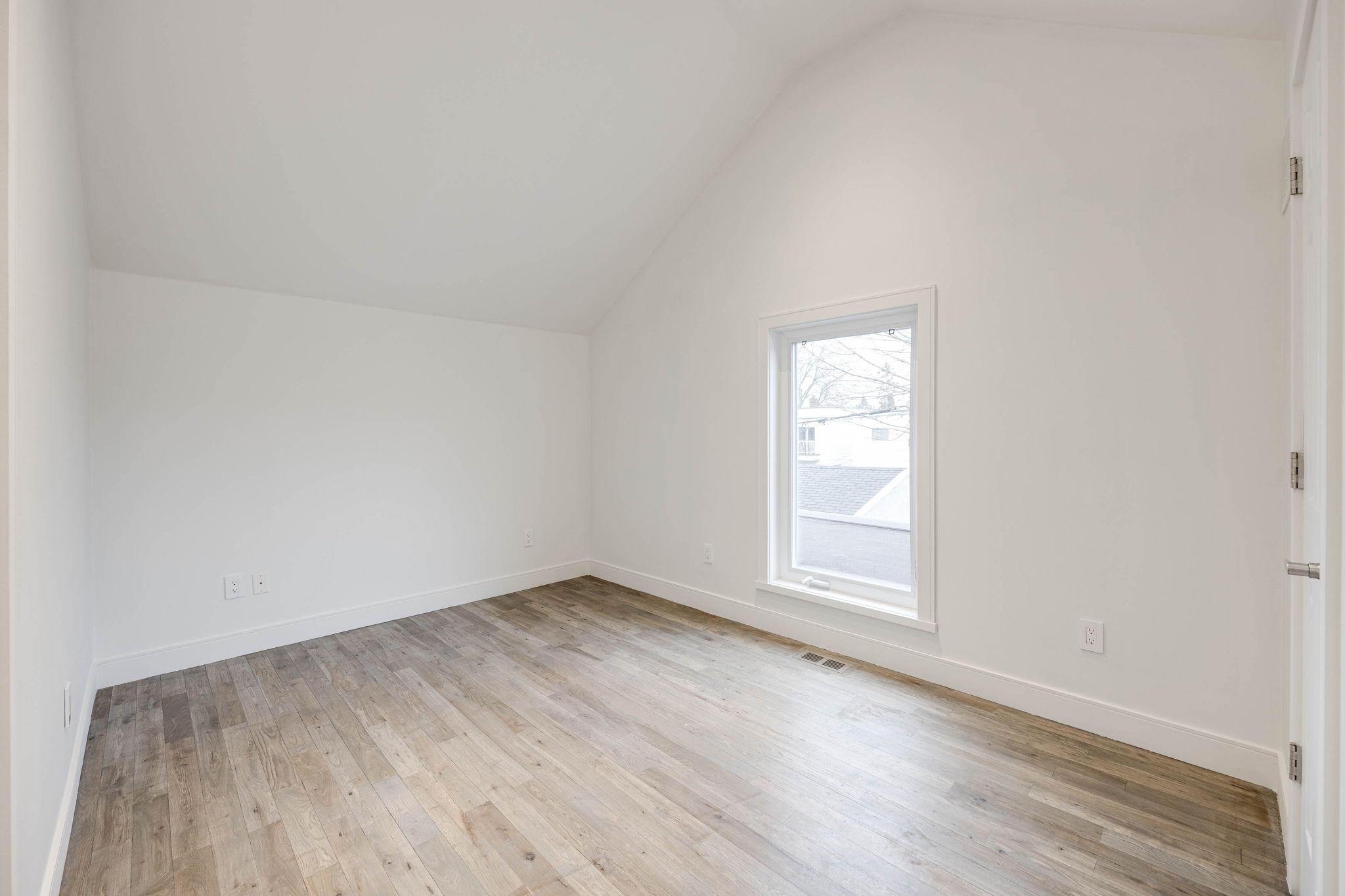 Toronto property showcase — delivered property photograph 17