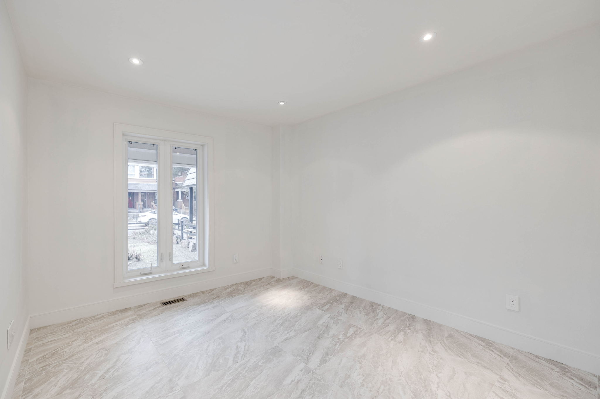 Toronto property showcase — delivered property photograph 13