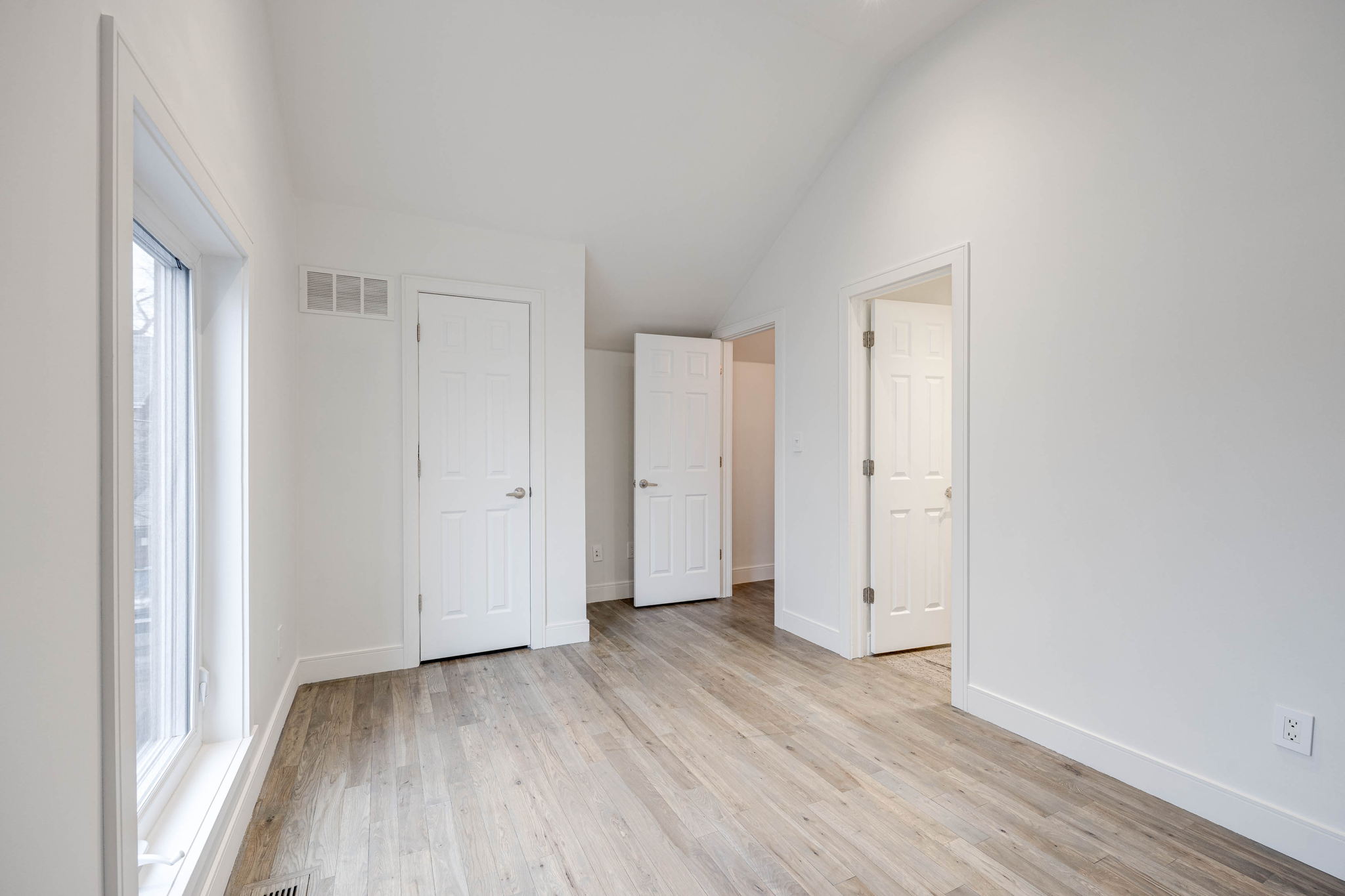 Toronto property showcase — delivered property photograph 18