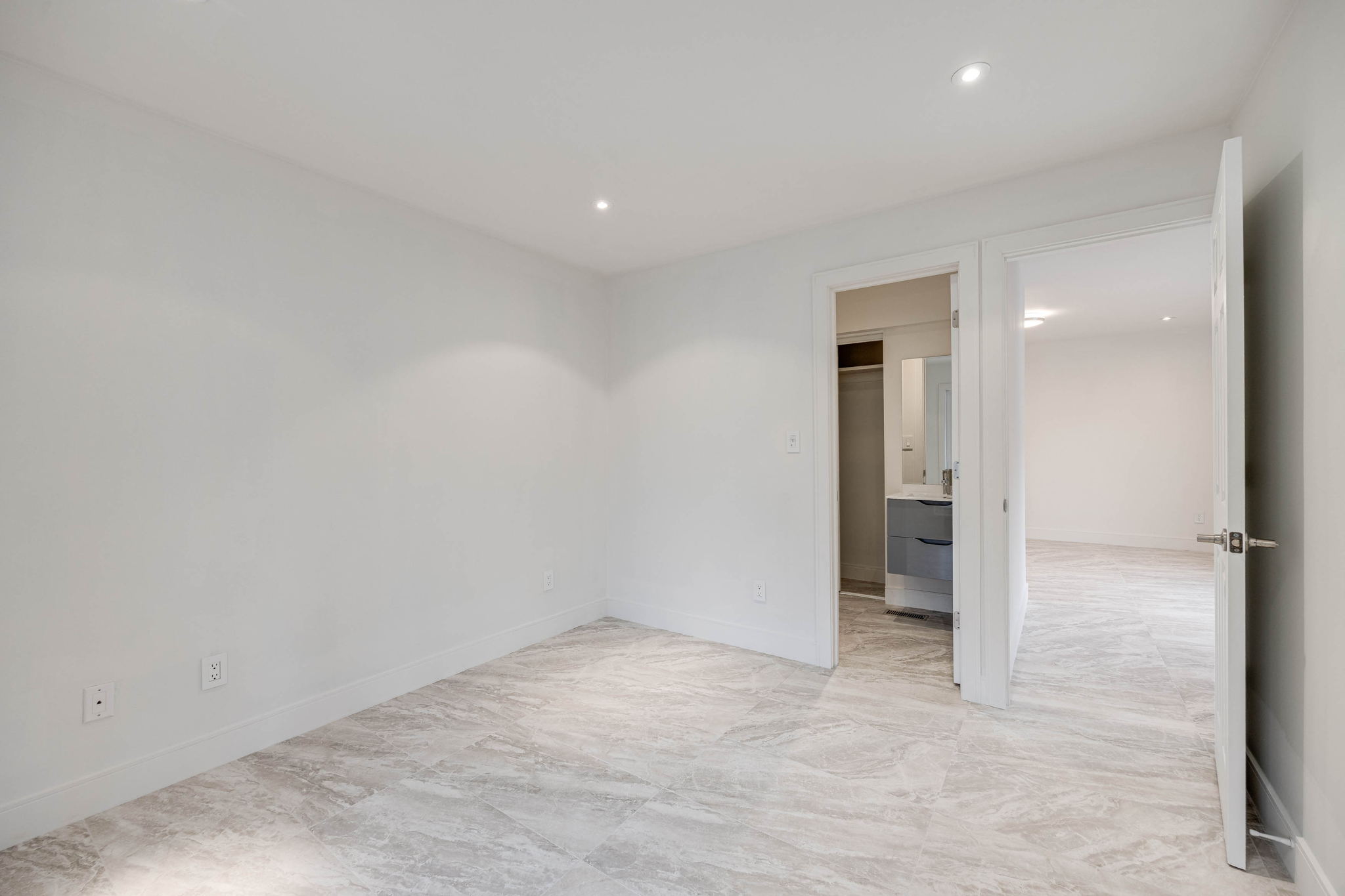 Toronto property showcase — delivered property photograph 14