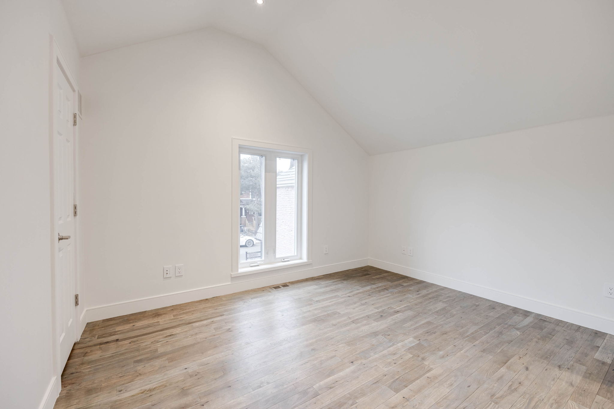 Toronto property showcase — delivered property photograph 20