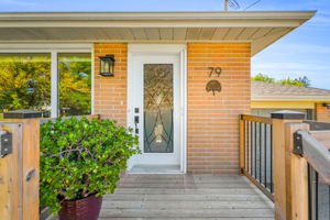 Front Porch/Entrance