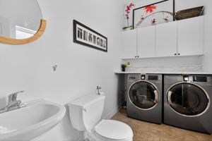  Photo 40
