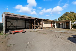  Photo 40