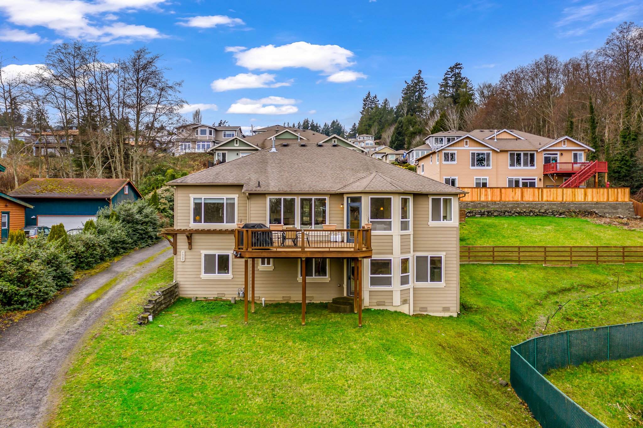 7900 Beach Dr E, Port Orchard, WA 98366, US Photo 1