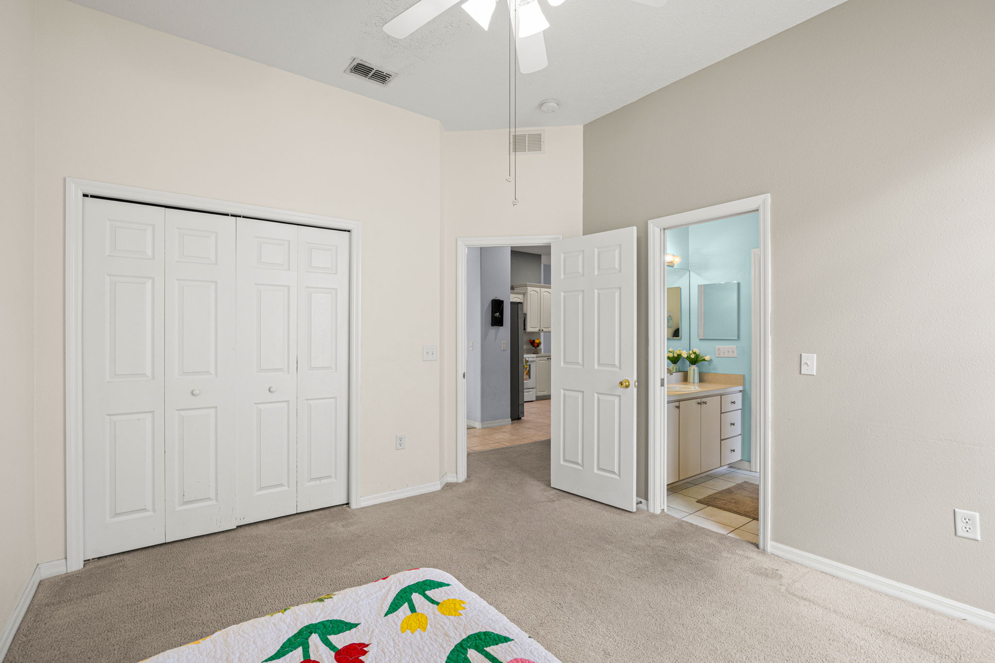  Photo 52