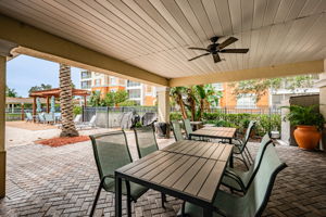 Pool Lanai 2