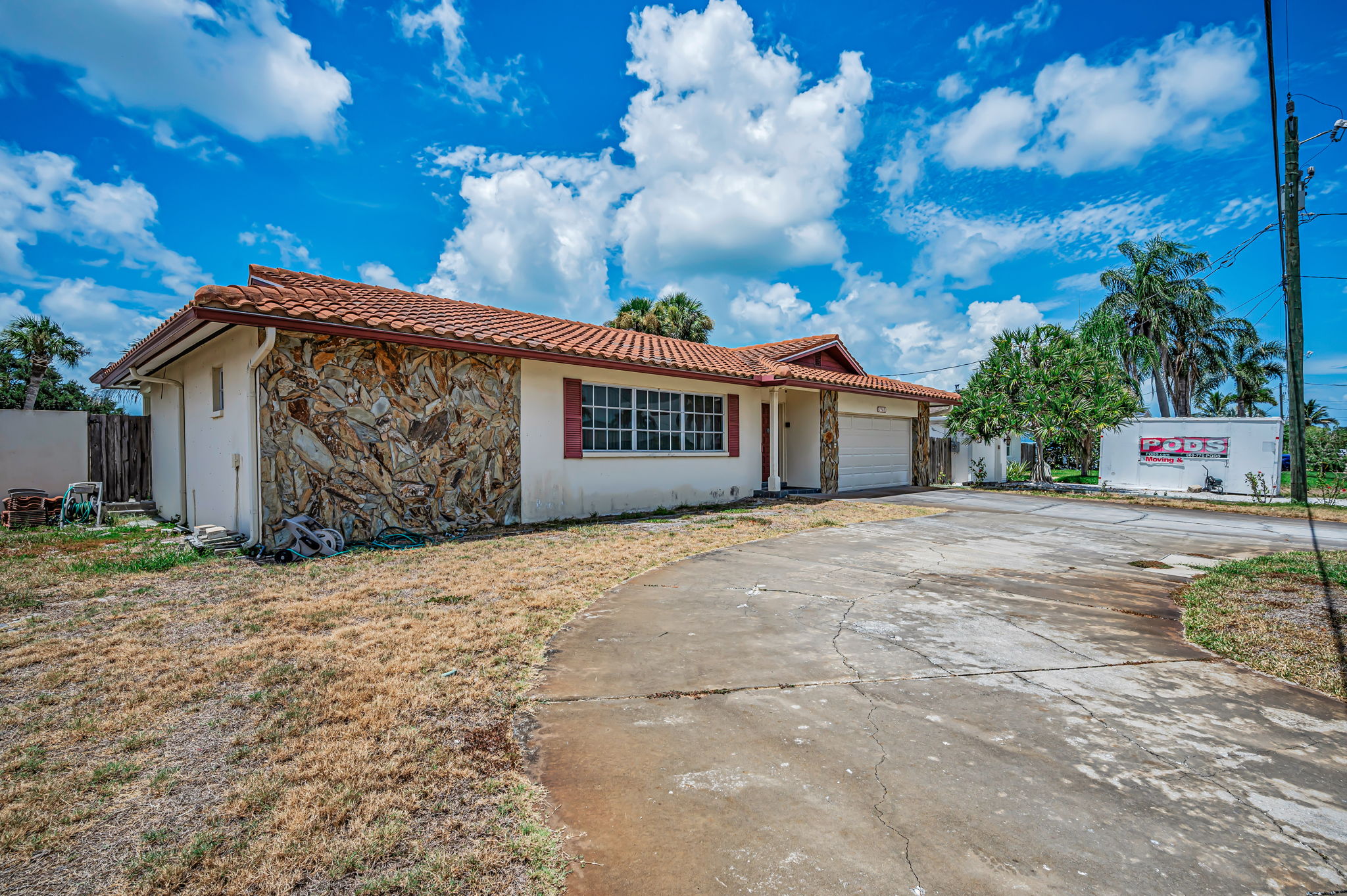 Front Exterior4