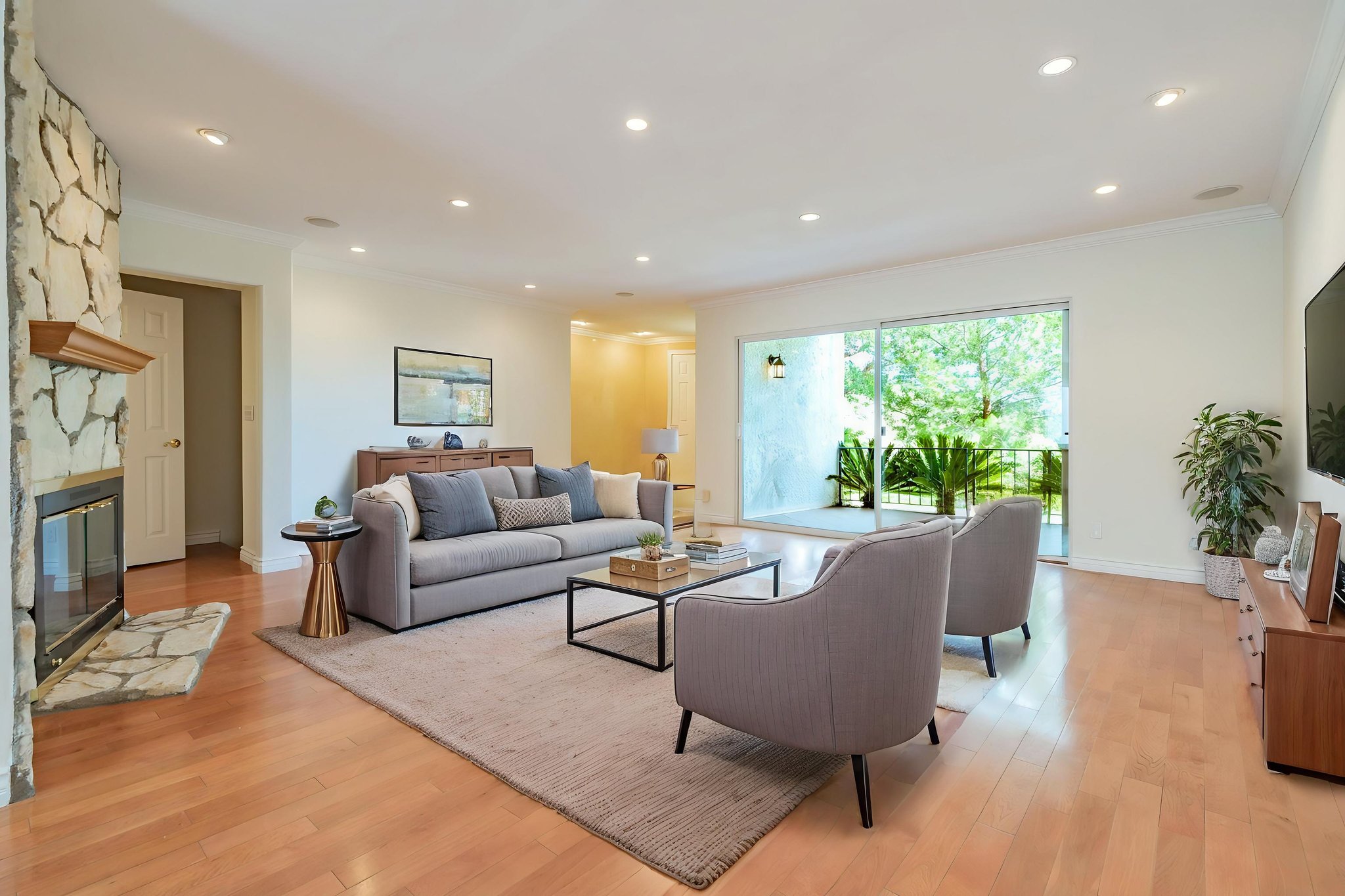 _CK13761 virtually staged.jpeg