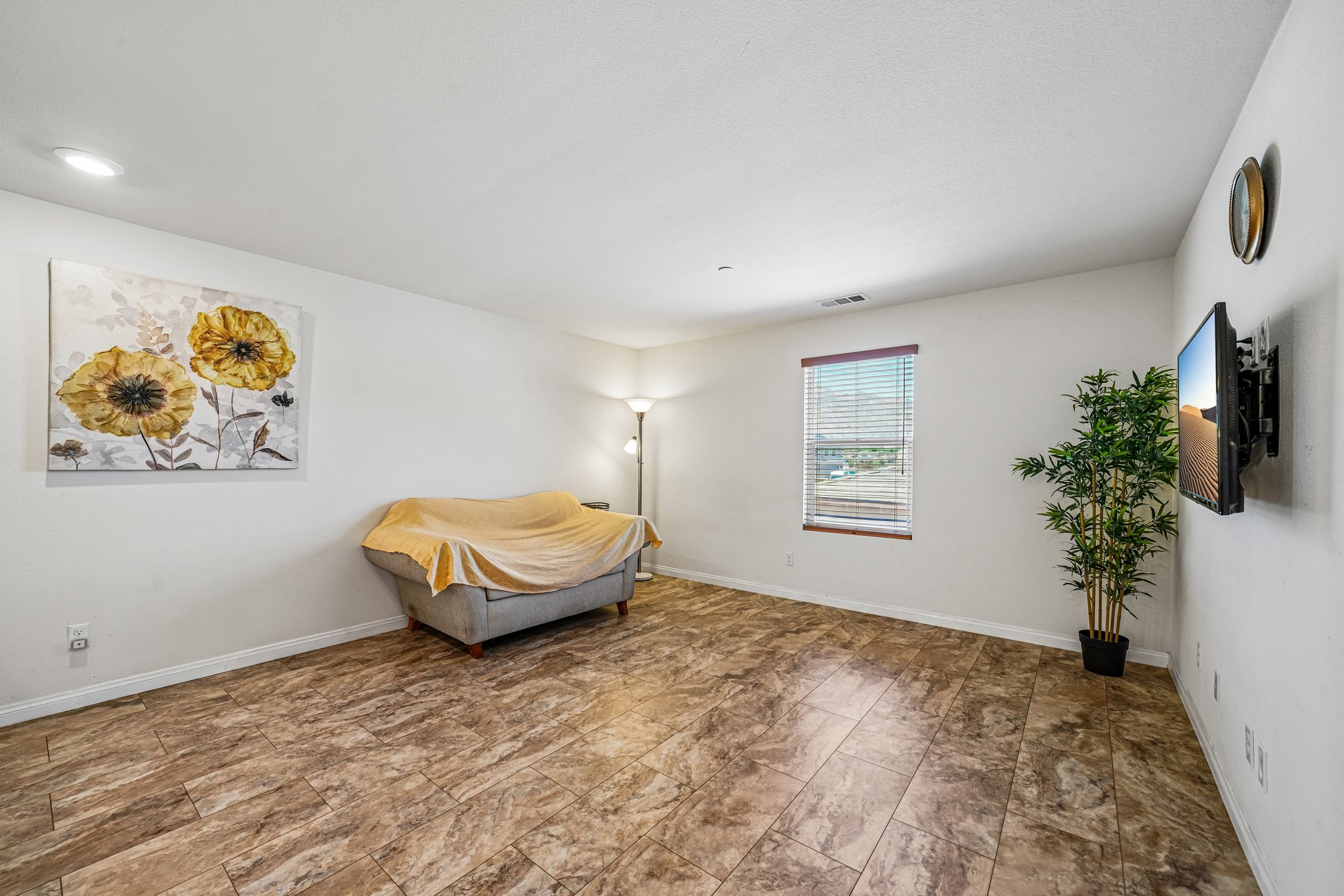 Zona Ct-S1006-020.jpg
