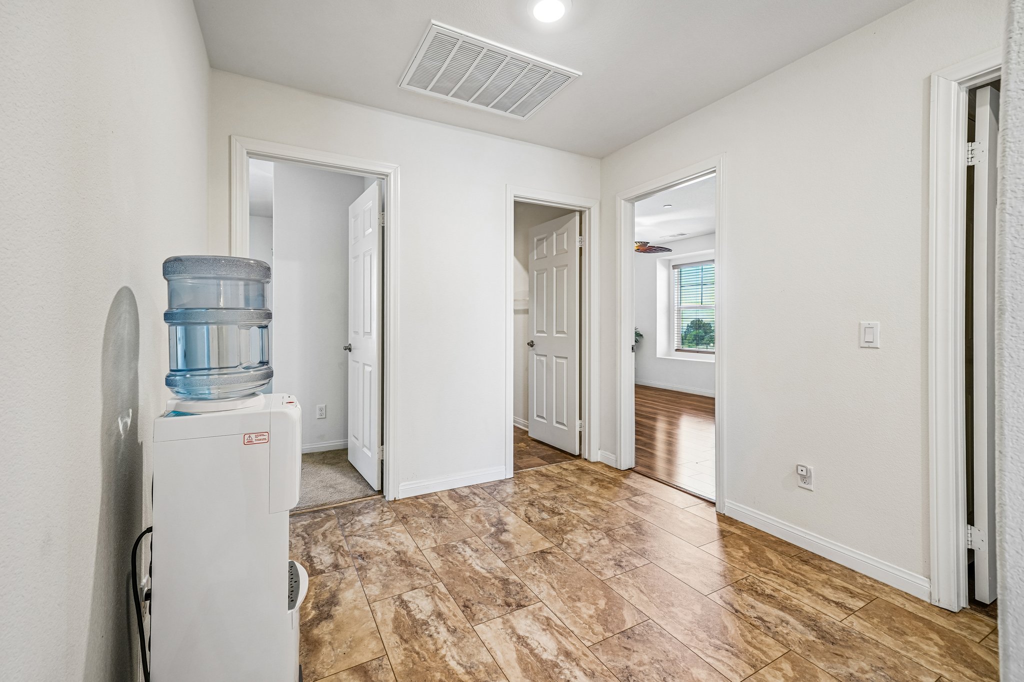 Zona Ct-S1006-028.jpg