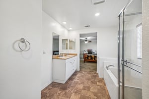 Zona Ct-S1006-026.jpg