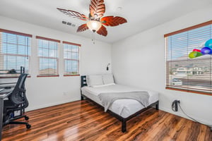 Zona Ct-S1006-038.jpg