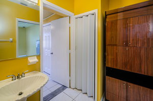 Apartment Bathroom 1C
