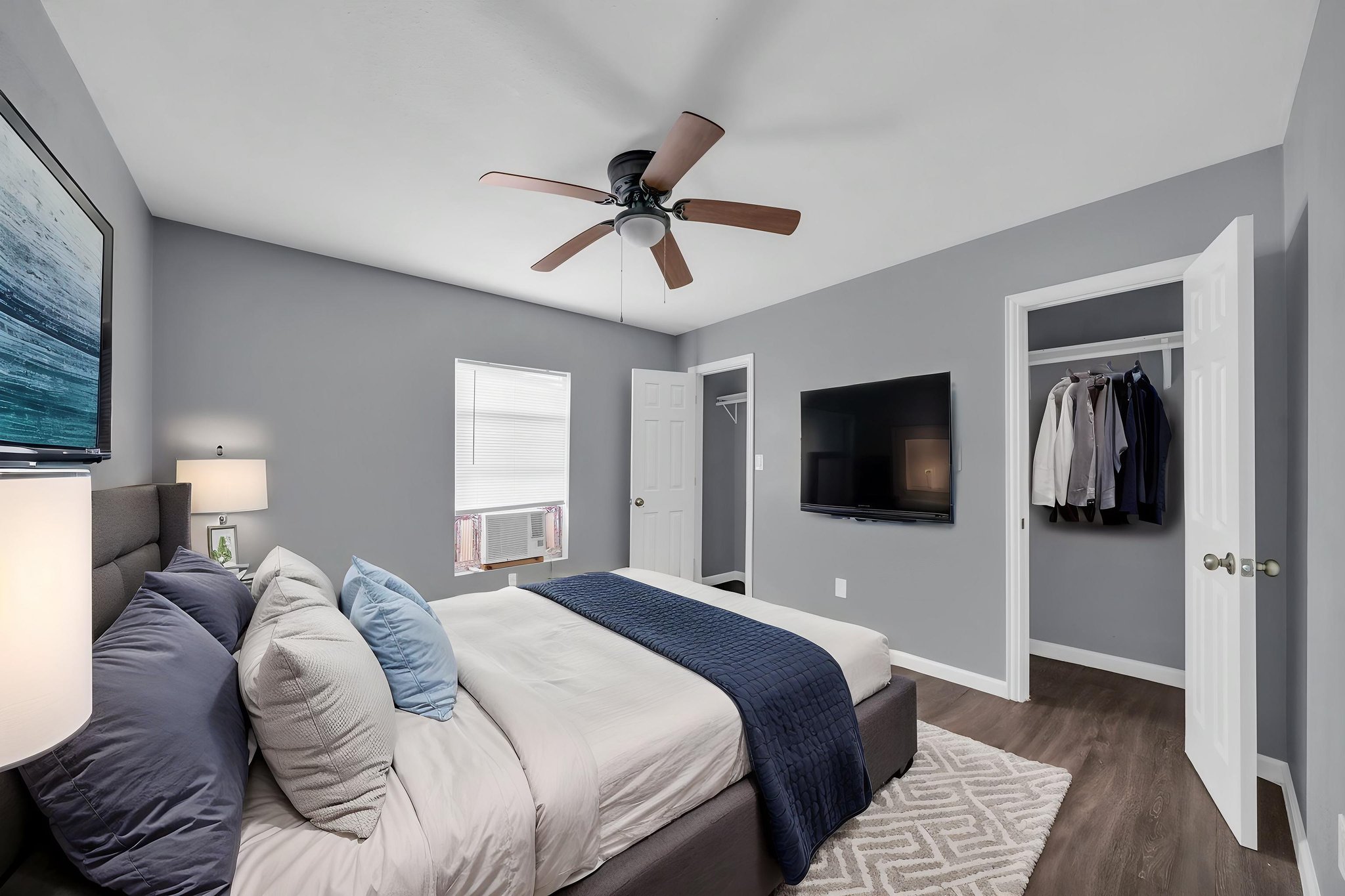 AR700060 virtually staged.jpeg