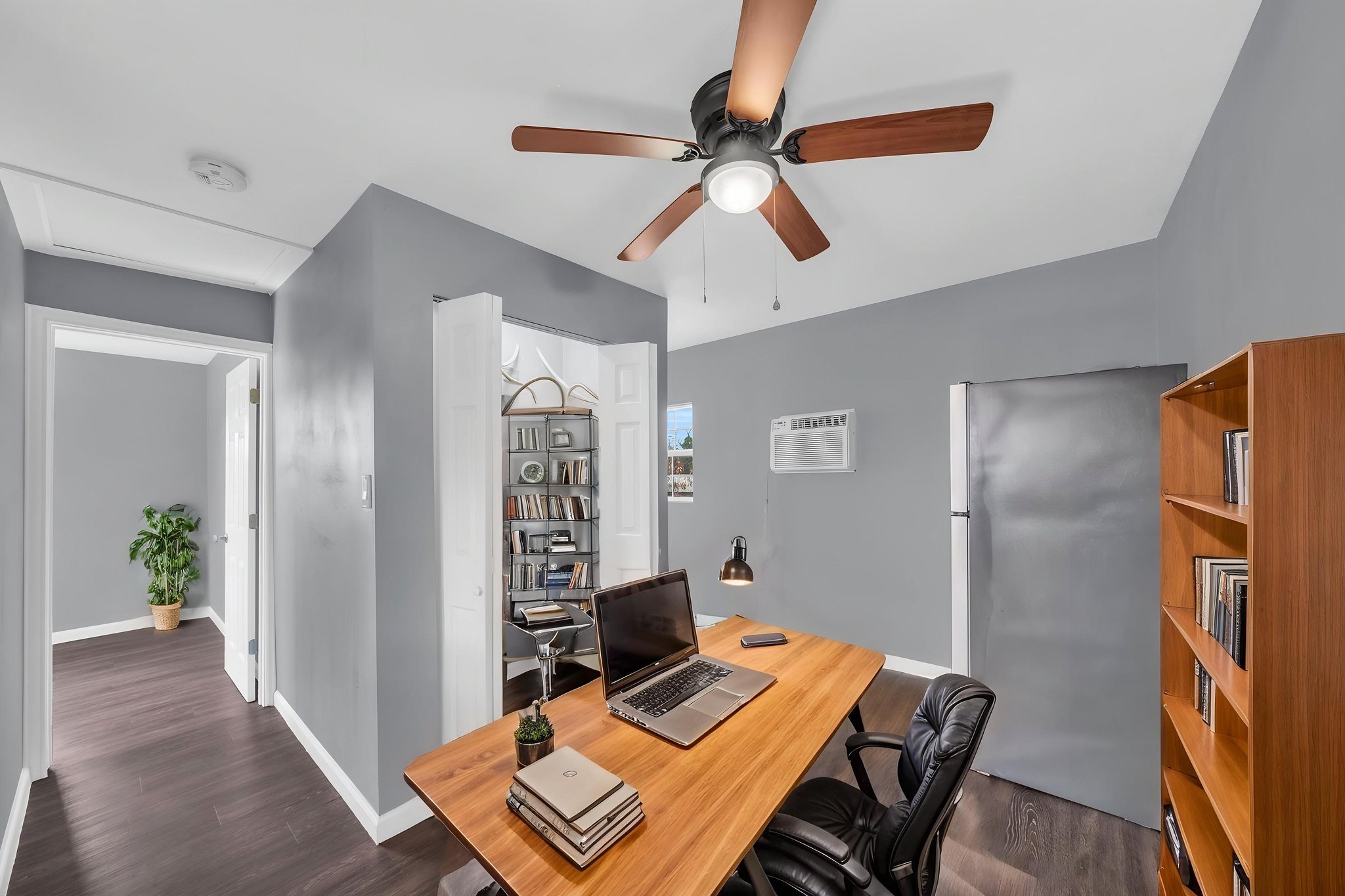 AR700176 virtually staged.jpeg