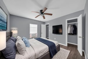 AR700060 virtually staged.jpeg