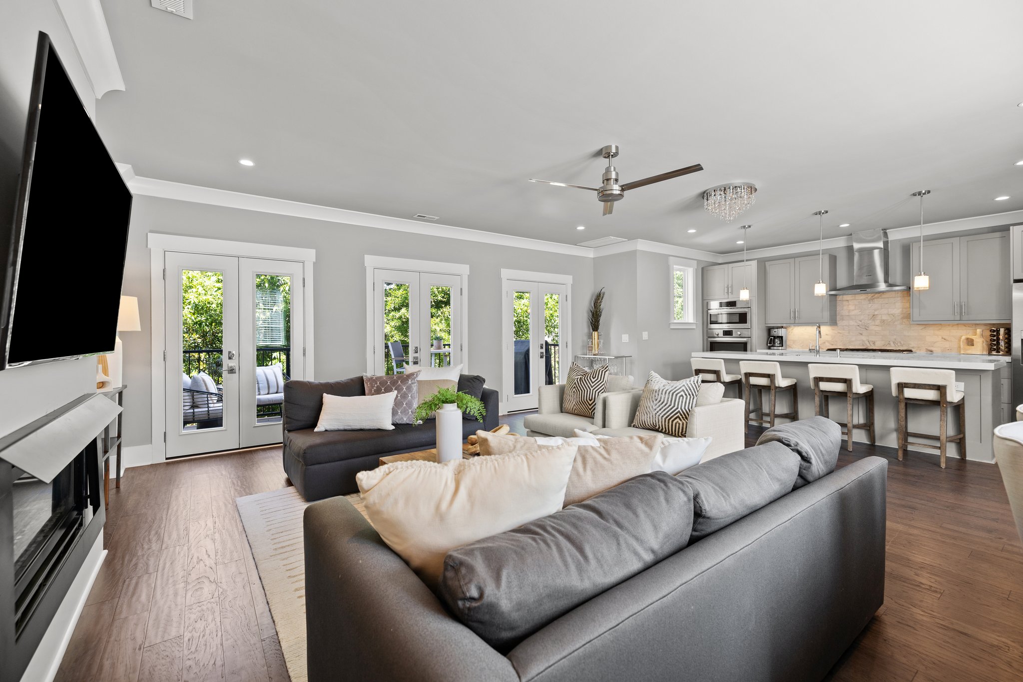 Great Natural Light Streams in From Both Sides.