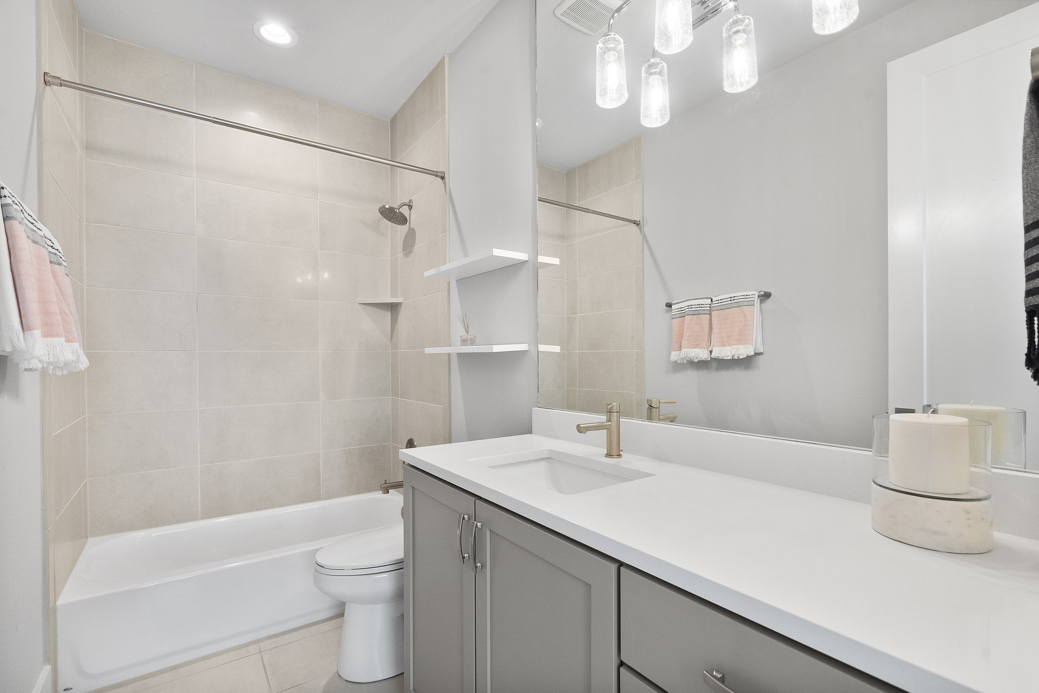 3rd floor Full bath with soaking tub
