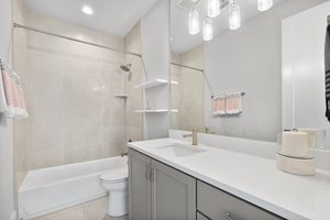 3rd floor Full bath with soaking tub